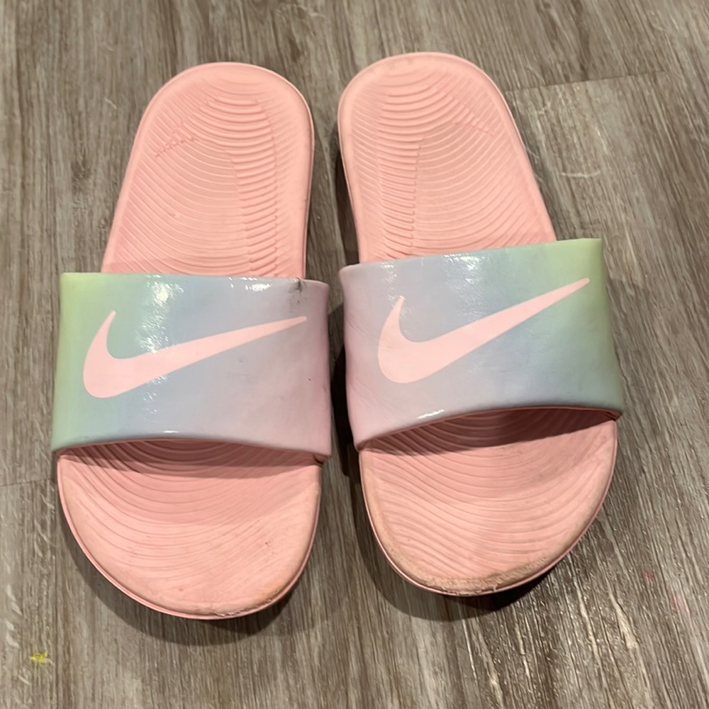 Nike slides